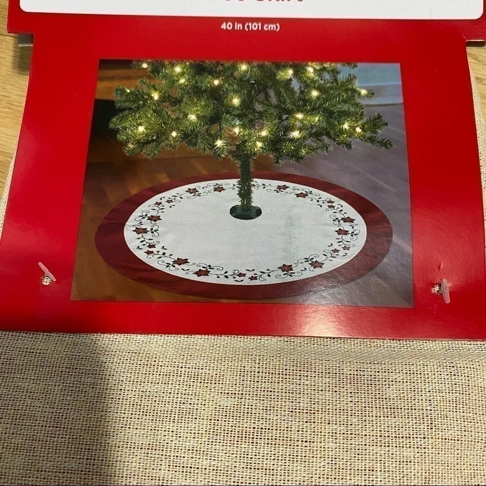 Burlap Christmas Tree Skirt NWT 40 in Holiday Red Tan Green Country Primitive